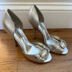 Steve Madden Women’s High Heels Size 5.5 Silver with Rhinestone Buckle Open Toe